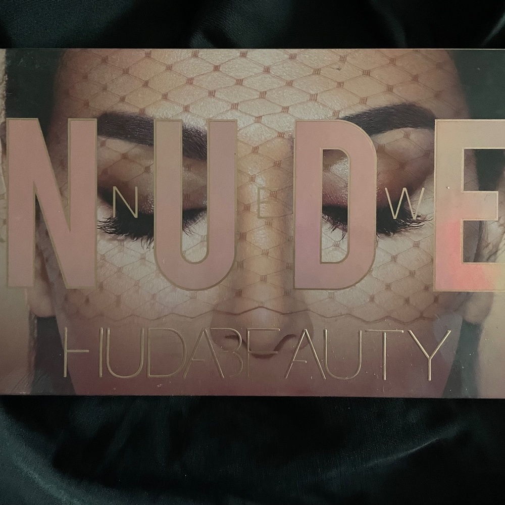 Huss Beauty Nude Eyeshadow Palette